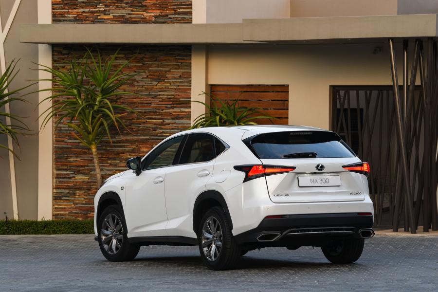  Lexus NX300 F-Sport 2017 года  (ZA) (фото 25 из 40)